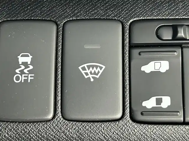 ホンダ ステップワゴン スパーダ Z クールスピリット 道央・札幌 2012(平24)年 3.9万km ホワイトオーキッドパール ・４WD/・コンフォートビューパッケージ/・純正メーカーナビ/　CD/DVD/HDD/USB/ワンセグ/・バックカメラ/・アルパインフリップダウンモニター/・ビルトインETC/・クルーズコントロール/・アクティブコーナリングライト/・両側パワースライドドア/・ハーフレザーシート/・キセノンライト/・オートライト/・スマートキー/・純正フロアマット/・ドアバイザー