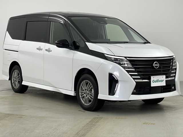 日産 セレナ ハイウェイスター V 道央・札幌 2023(令5)年 0.9万km パール ・ワンオーナー/・純正ナビ&TV&BT&USB&HDMI&Apps/・全方位カメラ/・両側パワースライドドア/・デジタルインナーミラー/・置くだけ充電/・タッチフリースライドドア/・スマートキー/・前席シートヒーター/・ステアリングモニター/・プラズマクラスター/・アイドリングストップ/・プロパイロット/・インテリジェットクルーズ/・車線維持支援/・車線逸脱防止支援/・後側方支援/・踏み間違い衝突防止支援/・標識検知支援/・コーナーセンサー/・ドライバーモニター/・ビルトインETC2.0/・パドルシフト/・リアフォグランプ/・フロントワイパーデアイサー/・LEDヘッドライト/・LEDフォグ/・純正AW夏タイヤ積込