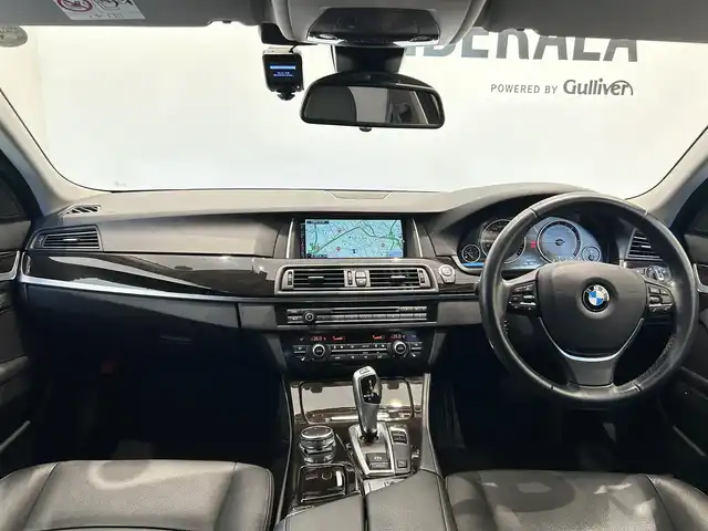 ＢＭＷ ５２３ｄ ツーリング ラグジュアリー 福岡県 2015(平27)年 5.9万km 青 黒革　/コンフォートコンフォートアクセス　/純正ナビ／フルセグ　/Ｂカメラ　/Ｂｌｕｅｔｏｏｔｈ　/アンビエントライト　/アダクティブクルーズコントロール　/メモリ付パワーシート　/シートヒーター　/スマートキー