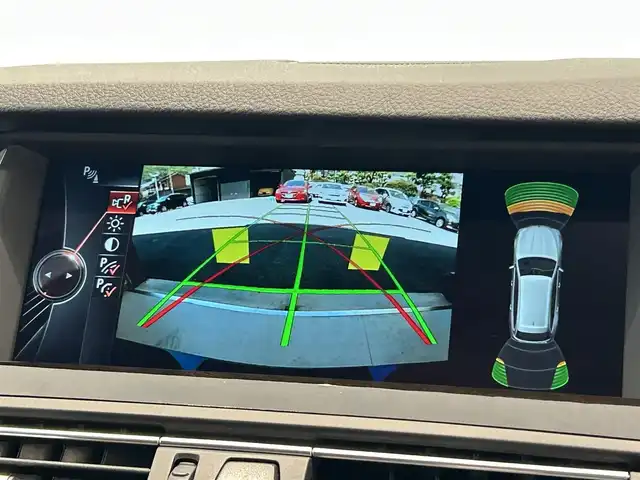ＢＭＷ ５２３ｄ ツーリング ラグジュアリー 福岡県 2015(平27)年 5.9万km 青 黒革　/コンフォートコンフォートアクセス　/純正ナビ／フルセグ　/Ｂカメラ　/Ｂｌｕｅｔｏｏｔｈ　/アンビエントライト　/アダクティブクルーズコントロール　/メモリ付パワーシート　/シートヒーター　/スマートキー