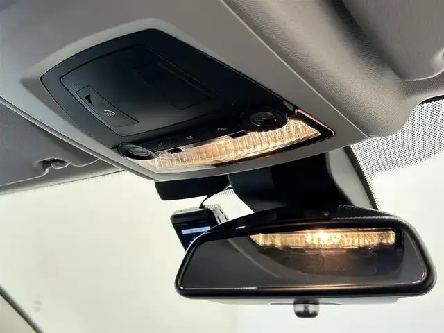 ＢＭＷ ５２３ｄ ツーリング ラグジュアリー 福岡県 2015(平27)年 5.9万km 青 黒革　/コンフォートコンフォートアクセス　/純正ナビ／フルセグ　/Ｂカメラ　/Ｂｌｕｅｔｏｏｔｈ　/アンビエントライト　/アダクティブクルーズコントロール　/メモリ付パワーシート　/シートヒーター　/スマートキー