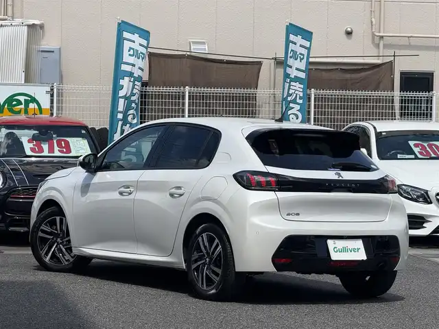 プジョー ２０８ アリュール 愛知県 2021(令3)年 4.2万km パール /正規ディーラー車//ディスプレイオーディオ//AM/FM/BT/USB//Apple CarPlay//Android Auto//バックカメラ//ETC//ワイヤレス充電//アクティブセーフティブレーキ//ACC//レーンアシスト//ハンズフリーアクセス//トラフィックサインインフォメーション//パーキングセンサー//ストップ＆スタート//TRC//パドルシフト//MTモード付AT//本革巻きステアリング//ステアリングスイッチ//スマートキー//プッシュスタート//オートリトラウィンカーミラー//LEDオートライト//オートエアコン//純正15インチAW//純正フロアマット//スペアタイヤ//トノカバー//ISOFIX//オートワイパー//電動パーキング//保証書//取扱説明書//スペアキー
