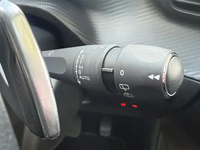 プジョー ２０８ アリュール 愛知県 2021(令3)年 4.2万km パール /正規ディーラー車//ディスプレイオーディオ//AM/FM/BT/USB//Apple CarPlay//Android Auto//バックカメラ//ETC//ワイヤレス充電//アクティブセーフティブレーキ//ACC//レーンアシスト//ハンズフリーアクセス//トラフィックサインインフォメーション//パーキングセンサー//ストップ＆スタート//TRC//パドルシフト//MTモード付AT//本革巻きステアリング//ステアリングスイッチ//スマートキー//プッシュスタート//オートリトラウィンカーミラー//LEDオートライト//オートエアコン//純正15インチAW//純正フロアマット//スペアタイヤ//トノカバー//ISOFIX//オートワイパー//電動パーキング//保証書//取扱説明書//スペアキー