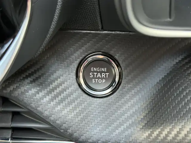プジョー ２０８ アリュール 愛知県 2021(令3)年 4.2万km パール /正規ディーラー車//ディスプレイオーディオ//AM/FM/BT/USB//Apple CarPlay//Android Auto//バックカメラ//ETC//ワイヤレス充電//アクティブセーフティブレーキ//ACC//レーンアシスト//ハンズフリーアクセス//トラフィックサインインフォメーション//パーキングセンサー//ストップ＆スタート//TRC//パドルシフト//MTモード付AT//本革巻きステアリング//ステアリングスイッチ//スマートキー//プッシュスタート//オートリトラウィンカーミラー//LEDオートライト//オートエアコン//純正15インチAW//純正フロアマット//スペアタイヤ//トノカバー//ISOFIX//オートワイパー//電動パーキング//保証書//取扱説明書//スペアキー
