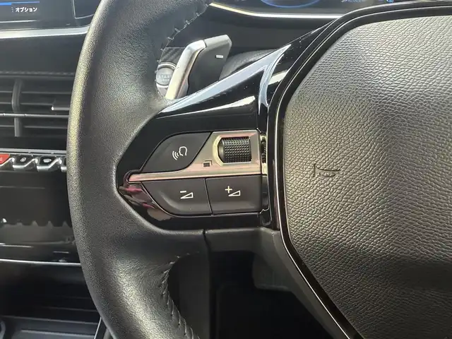 プジョー ２０８ アリュール 愛知県 2021(令3)年 4.2万km パール /正規ディーラー車//ディスプレイオーディオ//AM/FM/BT/USB//Apple CarPlay//Android Auto//バックカメラ//ETC//ワイヤレス充電//アクティブセーフティブレーキ//ACC//レーンアシスト//ハンズフリーアクセス//トラフィックサインインフォメーション//パーキングセンサー//ストップ＆スタート//TRC//パドルシフト//MTモード付AT//本革巻きステアリング//ステアリングスイッチ//スマートキー//プッシュスタート//オートリトラウィンカーミラー//LEDオートライト//オートエアコン//純正15インチAW//純正フロアマット//スペアタイヤ//トノカバー//ISOFIX//オートワイパー//電動パーキング//保証書//取扱説明書//スペアキー