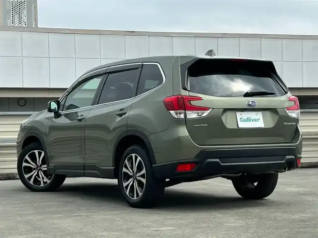 スバル フォレスター プレミアム 静岡県 2020(令2)年 1.5万km ジャスパーグリーンM 純正8インチナビ/（Bluetooth/SD/CD/DVD/USB/AUX）/フルセグTV/ETC2.0/ドライブレコーダー/オートライト/オートハイビーム/パワーシート/メモリーシート/デジタルインナーミラー/LEDヘッドライト/追従クルーズコントロール/純正18AW