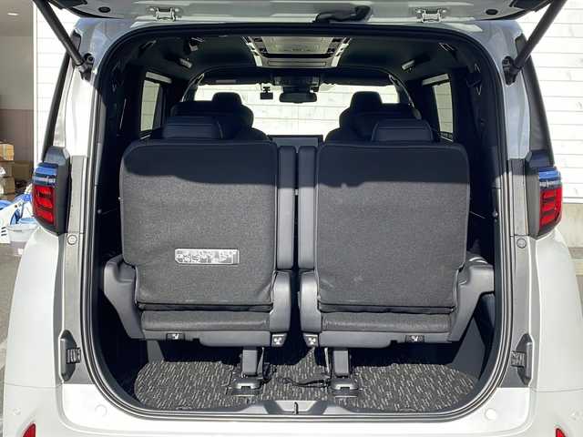 トヨタ アルファード Z 山形県 2023(令5)年 4.6万km プラチナホワイトパールマイカ 純正フリップダウンモニター/ワンオーナー/禁煙車/Toyota Safety Sense/・プリクラッシュセーフティ/・レーントレーシングアシスト/・レーダークルーズコントロール/・ロードサインアシスト/・発進遅れ告知機能/・プロアクティブドライビングアシスト/・ドライバー異常時対応システム/・オートマチックハイビーム/・アダプティブハイビームシステム/・緊急時操舵支援（アクティブ操舵機能）/ブラインドスポットモニター/純正ディスプレイオーディオナビ/BT.USB.HDMI.MiraCast/フルセグ/パノラミックビューモニター/ビルトインETC２．０/おくだけ充電/両側パワースライド/レザーシート/パワーシート/シートヒーター/ベンチレーション/パワーバックドア/ドライブレコーダー/ミラーヒーター/電動パーキングブレーキ/オートホールド/LEDヘッドライト/プッシュスタート/スマートキーｘ２