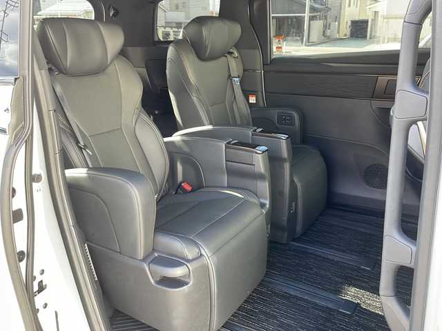 トヨタ アルファード Z 山形県 2023(令5)年 4.6万km プラチナホワイトパールマイカ 純正フリップダウンモニター/ワンオーナー/禁煙車/Toyota Safety Sense/・プリクラッシュセーフティ/・レーントレーシングアシスト/・レーダークルーズコントロール/・ロードサインアシスト/・発進遅れ告知機能/・プロアクティブドライビングアシスト/・ドライバー異常時対応システム/・オートマチックハイビーム/・アダプティブハイビームシステム/・緊急時操舵支援（アクティブ操舵機能）/ブラインドスポットモニター/純正ディスプレイオーディオナビ/BT.USB.HDMI.MiraCast/フルセグ/パノラミックビューモニター/ビルトインETC２．０/おくだけ充電/両側パワースライド/レザーシート/パワーシート/シートヒーター/ベンチレーション/パワーバックドア/ドライブレコーダー/ミラーヒーター/電動パーキングブレーキ/オートホールド/LEDヘッドライト/プッシュスタート/スマートキーｘ２