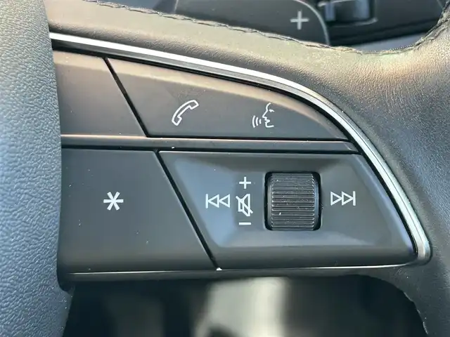 アウディ Ａ３ セダン 30TFSI 和歌山県 2021(令3)年 3.1万km 白 純正ナビ/（Bluetooth/USB）/バックカメラ/前後ドライブレコーダー/衝突軽減ブレーキ/横滑り防止機能/クリアランスソナー/パークアシスト/アイドリングストップ/レーダークルーズコントロール/電動パーキング/シートヒーター/オートライト/LEDヘッドライト/オールウェザーライト/ウインカーミラー/シーケンシャルウインカー/パドルシフト/プッシュスタート/スマートキー/純正フロアマット/電動格納ミラー