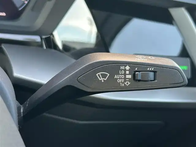 アウディ Ａ３ セダン 30TFSI 和歌山県 2021(令3)年 3.1万km 白 純正ナビ/（Bluetooth/USB）/バックカメラ/前後ドライブレコーダー/衝突軽減ブレーキ/横滑り防止機能/クリアランスソナー/パークアシスト/アイドリングストップ/レーダークルーズコントロール/電動パーキング/シートヒーター/オートライト/LEDヘッドライト/オールウェザーライト/ウインカーミラー/シーケンシャルウインカー/パドルシフト/プッシュスタート/スマートキー/純正フロアマット/電動格納ミラー