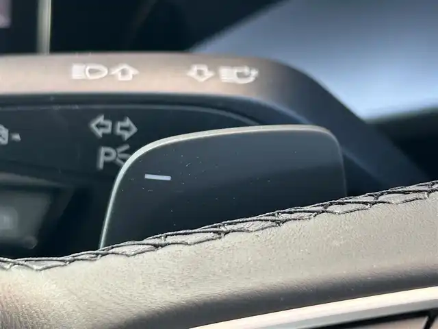 アウディ Ａ３ セダン 30TFSI 和歌山県 2021(令3)年 3.1万km 白 純正ナビ/（Bluetooth/USB）/バックカメラ/前後ドライブレコーダー/衝突軽減ブレーキ/横滑り防止機能/クリアランスソナー/パークアシスト/アイドリングストップ/レーダークルーズコントロール/電動パーキング/シートヒーター/オートライト/LEDヘッドライト/オールウェザーライト/ウインカーミラー/シーケンシャルウインカー/パドルシフト/プッシュスタート/スマートキー/純正フロアマット/電動格納ミラー