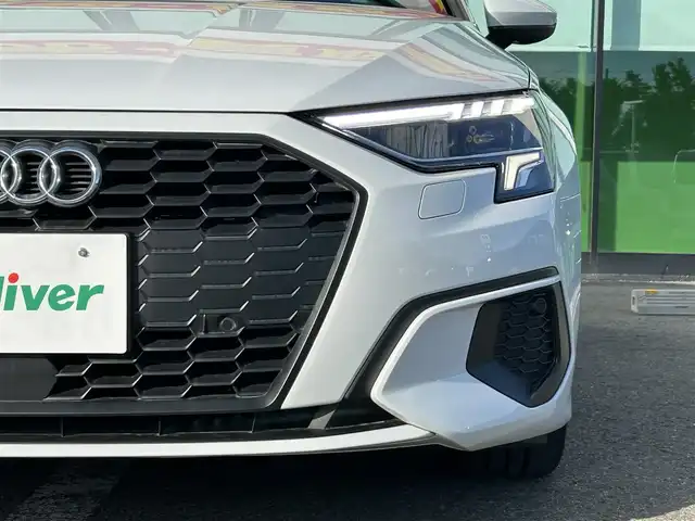 アウディ Ａ３ セダン 30TFSI 和歌山県 2021(令3)年 3.1万km 白 純正ナビ/（Bluetooth/USB）/バックカメラ/前後ドライブレコーダー/衝突軽減ブレーキ/横滑り防止機能/クリアランスソナー/パークアシスト/アイドリングストップ/レーダークルーズコントロール/電動パーキング/シートヒーター/オートライト/LEDヘッドライト/オールウェザーライト/ウインカーミラー/シーケンシャルウインカー/パドルシフト/プッシュスタート/スマートキー/純正フロアマット/電動格納ミラー