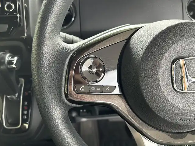 ホンダ Ｎ ＢＯＸ カスタム G L ホンダセンシング 長崎県 2018(平30)年 5.2万km プラチナホワイトパール ・プッシュスタート/・純正SDナビ（AM/FM/TV/CD/DVD/SD）/・ハンドルスイッチ/・ブルートゥース/・クルーズコントロール（追従機能有）/・ETC/・USB×２/・バックカメラ/・片側パワースライドドア/・オートライト/・LEDライト/・横滑り防止装置/・衝突軽減システム/・レーンキープアシスト/・車線逸脱警報装置