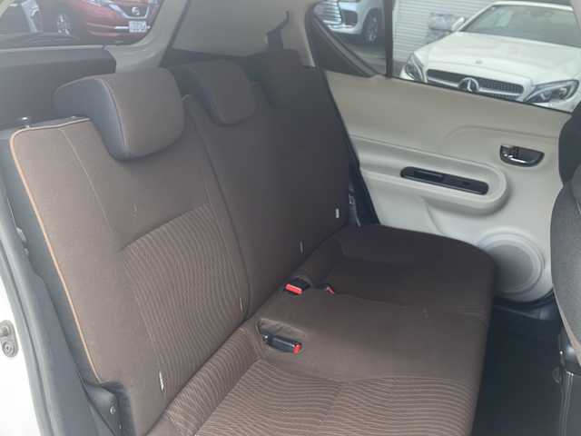 トヨタ アクア G 福岡県 2013(平25)年 4.6万km ライムホワイトパールクリスタルシャイン 純正ナビNSZT-W62G/（Bluetooth・フルセグTV・DVD再生機能）nanoe/ドライブレコーダー（前方）/エアロパーツ（フロント・サイド・リア）/nanoe/GPSレーダー探知機/シートヒーター（運転席。助手席）/バックカメラ/USB入力端子/純正フロアマット/純正アルミホイール/ABS/オートライト/AUTOエアコン/取扱説明書/保証書/スペアキー