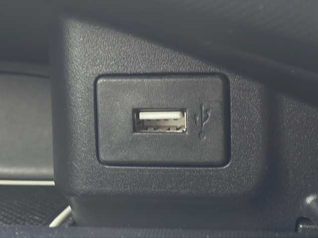 トヨタ アクア G 福岡県 2013(平25)年 4.6万km ライムホワイトパールクリスタルシャイン 純正ナビNSZT-W62G/（Bluetooth・フルセグTV・DVD再生機能）nanoe/ドライブレコーダー（前方）/エアロパーツ（フロント・サイド・リア）/nanoe/GPSレーダー探知機/シートヒーター（運転席。助手席）/バックカメラ/USB入力端子/純正フロアマット/純正アルミホイール/ABS/オートライト/AUTOエアコン/取扱説明書/保証書/スペアキー