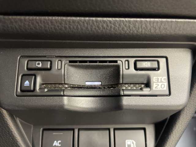 トヨタ プリウス U 大分県 2023(令5)年 2.4万km アッシュ 純正ディスプレイオーディオ/(AM/FM/BT/フルセグTV)/バックカメラ/トヨタセーフティセンス/スマートキー/プッシュスタート/ETC/電格ミラー/ウィンカーミラー/オートライト/オートハイビーム/フォグランプ/LEDヘッドライト/ヘッドライトレベライザー/レーダークルーズコントロール/クリアランスソナー/ブラインドスポットモニター/革巻きステアリング/ステアリングスイッチ/オートブレーキホールド/ドアバイザー/フロアマット