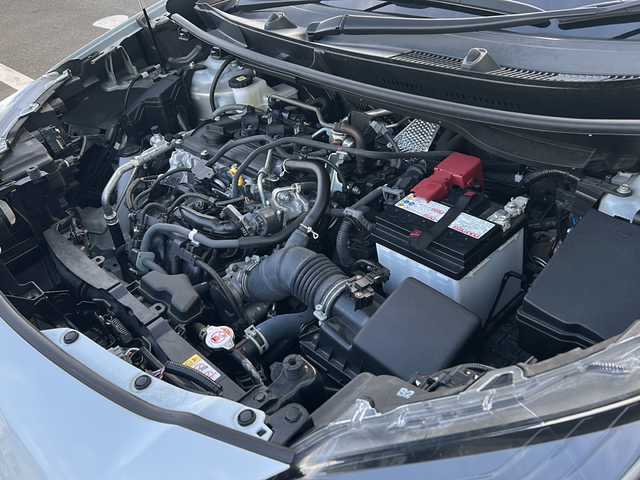 トヨタ ヤリスクロス Z アドベンチャー 神奈川県 2022(令4)年 3.1万km プラチナホワイトパールマイカ 純正ＳＤナビ/Bluetooth　/レーダークルーズコントロール　/バックカメラ　/ＬＥＤヘッドライト　/オートライト　/オートマチックハイビーム　/Ｄ席パワーシート　/前後コーナーセンサー　/ビルドインＥＴＣ　/ドライブレコーダー/スマートキー/プッシュスタート/純正フロアマット/純正AW/ABS/横滑り防止装置/レーンキープアシスト