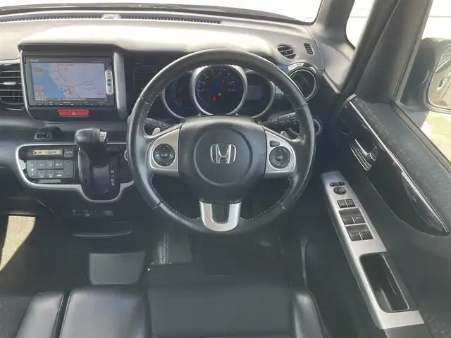 ホンダ Ｎ ＢＯＸ カスタム G ターボ Lパッケージ 長崎県 2016(平28)年 10.3万km スマートブラック (株)IDOMが運営する【じしゃロン長崎店】の自社ローン専用車両になりますこちらは現金またはオートローンご利用時の価格です。自社ローンご希望の方は別途その旨お申付け下さい/Gathersナビ/（BLUETOOTH/ワンセグ/AM/FM/CD/DVD)/バックカメラ/両側パワースライドドア/クルーズコントロール/オートライト/ハーフレザー/純正15インチAW/アイドリングストップ/横滑り防止装置/盗難防止装置/サンシェード/電動格納ミラー/スマートキー/ETC/保証書
