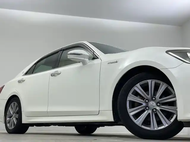 トヨタ クラウン ハイブリッド アスリートS 新潟県 2015(平27)年 13.3万km ホワイトパールクリスタルシャイン サンルーフ/純正メモリナビ/　フルセグTV/Bluetooth/CD/DVD/USB/クルーズコントロール/前席パワーシート/前席シートヒーター/ドライブレコーダー/バックモニター/ビルトインETC/横滑り防止装置/ステアリングヒーター/レザーステアリング/ステアリングスイッチ