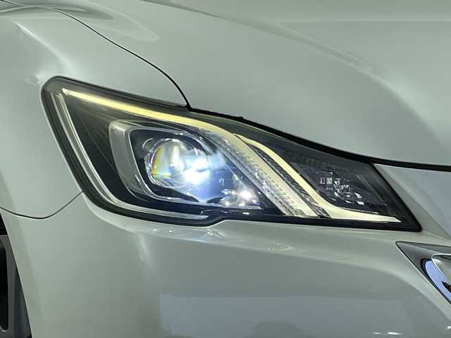 トヨタ クラウン ハイブリッド アスリートS 新潟県 2015(平27)年 13.3万km ホワイトパールクリスタルシャイン サンルーフ/純正メモリナビ/　フルセグTV/Bluetooth/CD/DVD/USB/クルーズコントロール/前席パワーシート/前席シートヒーター/ドライブレコーダー/バックモニター/ビルトインETC/横滑り防止装置/ステアリングヒーター/レザーステアリング/ステアリングスイッチ