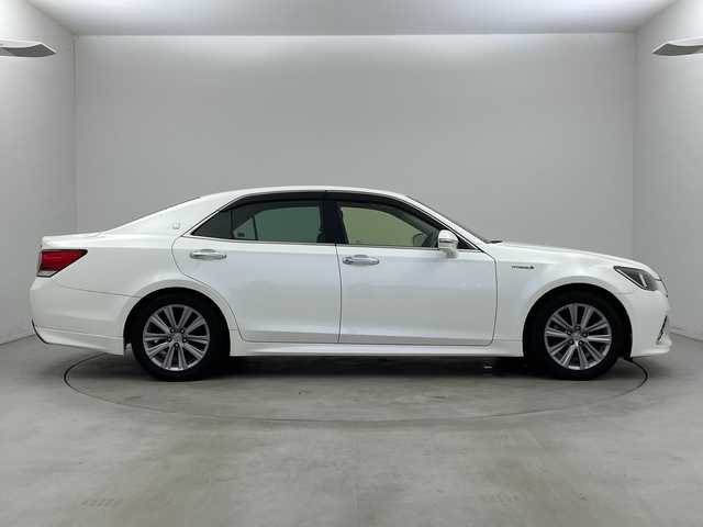 トヨタ クラウン ハイブリッド アスリートS 新潟県 2015(平27)年 13.3万km ホワイトパールクリスタルシャイン サンルーフ/純正メモリナビ/　フルセグTV/Bluetooth/CD/DVD/USB/クルーズコントロール/前席パワーシート/前席シートヒーター/ドライブレコーダー/バックモニター/ビルトインETC/横滑り防止装置/ステアリングヒーター/レザーステアリング/ステアリングスイッチ