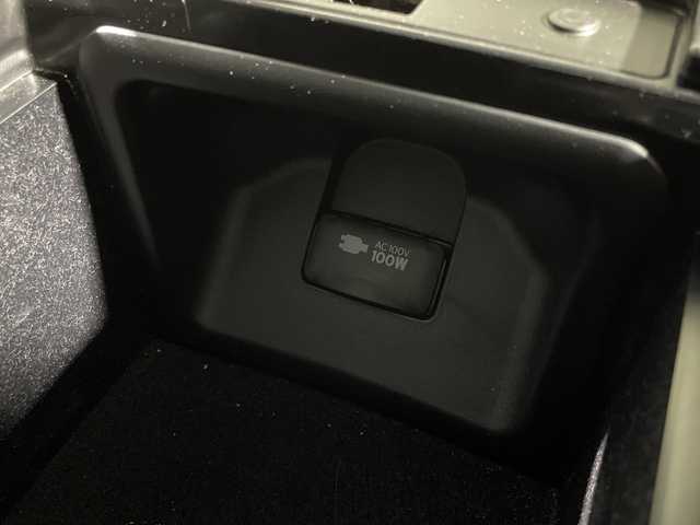 トヨタ クラウン ハイブリッド RS アドバンス 福岡県 2019(平31)年 5万km ホワイトパールクリスタルシャイン 禁煙車/純正メモリーナビゲーション/フルセグテレビ/TVキット/全方位モニター/レーダークルーズコントロール/LEDヘッドライト/ブラインドスポットモニター/メモリーシート/パワーシート/シートヒーター/ハンドルヒーター/ドライブレコーダー前後/純正18インチアルミホイール/オートライト/オートハイビーム/コーナーセンサー/パトルシフト/ドアバイザー