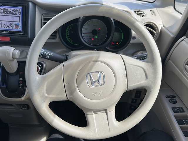 ホンダ Ｎ ＢＯＸ G 佐賀県 2013(平25)年 11.2万km プレミアムホワイトパール 純正ナビ(AVIC-MRZ99)/Bluetooth/CD/DVD/ワンセグテレビ/オートエアコン/プッシュスタート/ETC/両側スライドドア/チップアップシート/アイドリングストップ/電格ミラー/横滑り防止装置/電格ミラー/ソケット/スマートキー/保証書/取扱説明書/記録簿R4/2H30/28