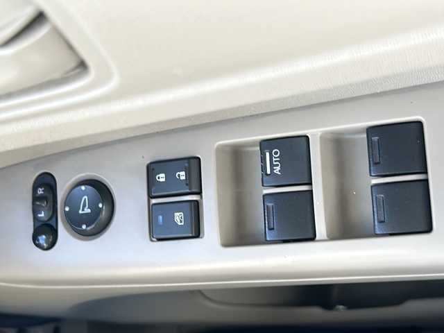 ホンダ Ｎ ＢＯＸ G 佐賀県 2013(平25)年 11.2万km プレミアムホワイトパール 純正ナビ(AVIC-MRZ99)/Bluetooth/CD/DVD/ワンセグテレビ/オートエアコン/プッシュスタート/ETC/両側スライドドア/チップアップシート/アイドリングストップ/電格ミラー/横滑り防止装置/電格ミラー/ソケット/スマートキー/保証書/取扱説明書/記録簿R4/2H30/28