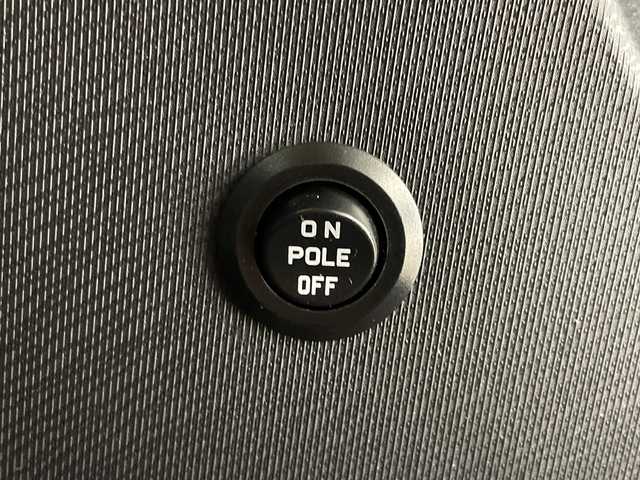 トヨタ アクア S 岐阜県 2016(平28)年 4.7万km ライムホワイトパールクリスタルシャイン 純正ナビ/AM/FM/CD/SD/BT/フルセグ/バックカメラ/ビルトインETC/ステアリングリモコン/スマートキー/スペアキー/プッシュスタート/衝突軽減ブレーキ/オートハイビーム/車線逸脱防止/純正フロアマット/純正ドアバイザー/純正ホイールキャップ/電装格納ミラー