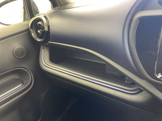 トヨタ アクア S 岐阜県 2016(平28)年 4.7万km ライムホワイトパールクリスタルシャイン 純正ナビ/AM/FM/CD/SD/BT/フルセグ/バックカメラ/ビルトインETC/ステアリングリモコン/スマートキー/スペアキー/プッシュスタート/衝突軽減ブレーキ/オートハイビーム/車線逸脱防止/純正フロアマット/純正ドアバイザー/純正ホイールキャップ/電装格納ミラー