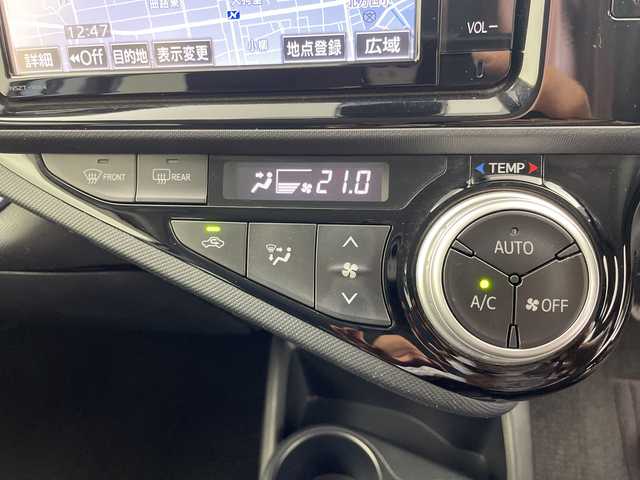 トヨタ アクア S 岐阜県 2016(平28)年 4.7万km ライムホワイトパールクリスタルシャイン 純正ナビ/AM/FM/CD/SD/BT/フルセグ/バックカメラ/ビルトインETC/ステアリングリモコン/スマートキー/スペアキー/プッシュスタート/衝突軽減ブレーキ/オートハイビーム/車線逸脱防止/純正フロアマット/純正ドアバイザー/純正ホイールキャップ/電装格納ミラー