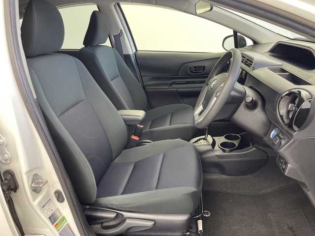 トヨタ アクア S 岐阜県 2016(平28)年 4.7万km ライムホワイトパールクリスタルシャイン 純正ナビ/AM/FM/CD/SD/BT/フルセグ/バックカメラ/ビルトインETC/ステアリングリモコン/スマートキー/スペアキー/プッシュスタート/衝突軽減ブレーキ/オートハイビーム/車線逸脱防止/純正フロアマット/純正ドアバイザー/純正ホイールキャップ/電装格納ミラー