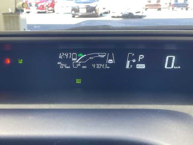 トヨタ アクア S 岐阜県 2016(平28)年 4.7万km ライムホワイトパールクリスタルシャイン 純正ナビ/AM/FM/CD/SD/BT/フルセグ/バックカメラ/ビルトインETC/ステアリングリモコン/スマートキー/スペアキー/プッシュスタート/衝突軽減ブレーキ/オートハイビーム/車線逸脱防止/純正フロアマット/純正ドアバイザー/純正ホイールキャップ/電装格納ミラー