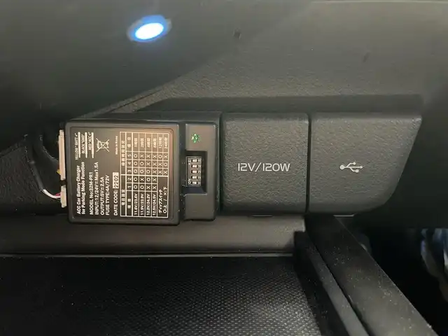 トヨタ カムリ WSレザーパッケージ 鹿児島県 2023(令5)年 1.4万km アティチュードブラックマイカ/プラチナホワイトパールマイカ 禁煙車/ディスプレイオーディオ/　（Bluetooth/Applecarplay/Androidauto/フルセグTV）/バックモニター/純正前後ドライブレコーダー/トヨタセーフティセンス/・プリクラッシュセーフティ/・アダプティブクルーズコントロール/・レーントレーシングアシスト/・ロードサインアシスト/・ブラインドスポットモニター/・オートハイビーム/電動パーキング　オートホールド/前席シートヒーター/ビルトインETC/純正アルミホイール