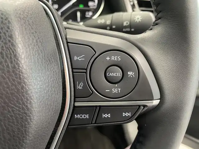 トヨタ カムリ WSレザーパッケージ 鹿児島県 2023(令5)年 1.4万km アティチュードブラックマイカ/プラチナホワイトパールマイカ 禁煙車/ディスプレイオーディオ/　（Bluetooth/Applecarplay/Androidauto/フルセグTV）/バックモニター/純正前後ドライブレコーダー/トヨタセーフティセンス/・プリクラッシュセーフティ/・アダプティブクルーズコントロール/・レーントレーシングアシスト/・ロードサインアシスト/・ブラインドスポットモニター/・オートハイビーム/電動パーキング　オートホールド/前席シートヒーター/ビルトインETC/純正アルミホイール