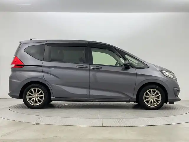 ホンダ フリード G ホンダセンシング 新潟県 2017(平29)年 6.7万km モダンスティールM ホンダセンシング/社外HDDナビ/　　CD/DVD/フルセグ/BT/AM/FM//両側パワースライドドア/アダプティブクルーズコントロール/オートライト/フォグランプ/スチールホイール付サマータイヤ車載(4ミリ)/アイドリングストップ/ミラーヒーター/ドアバイザー/純正フロアマット/スペアキー/スマートキー/ETC
