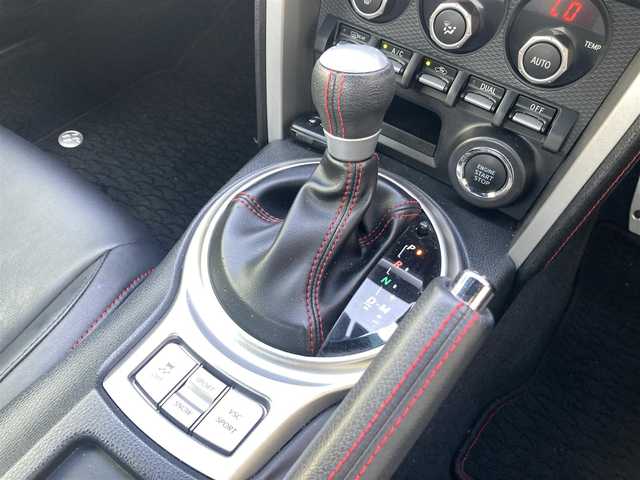 トヨタ ８６ GT 千葉県 2014(平26)年 3.9万km クリスタルブラックシリカ 純正ナビ(AM/FM/CD/DVD/BT/SD/フルセグ)/NARDIステアリング/バックカメラ/ETC/プッシュスタート/オートライト/フォグライト/ドラレコ(DRT-H61A)/純正マット/ドアバイザー/シートカバー/コーナーセンサー