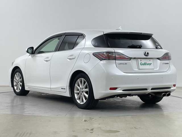 レクサス ＣＴ 200h バージョンC 道央・札幌 2011(平23)年 8.6万km ホワイトパールクリスタルシャイン ・4WD/・純正HDDナビ/・ワンセグTV/BT/CD/DVD)/・バックカメラ/・クルーズコントロール/・オートライト/ハロゲンライト/・シートヒーター/・前方ドライブレコーダー/・純正エンジンスターター/・冬タイヤ純正17インチホイール積込/・横滑り防止機能/・ETC