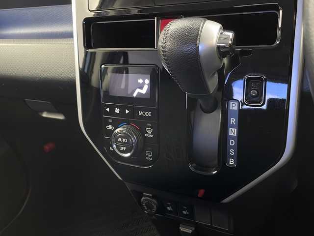 トヨタ タンク カスタムG S 栃木県 2017(平29)年 4.2万km ファインブルーマイカメタリック 純正ＳＤナビ(NSZT-W66T)/（Bluetooth/フルセグTV/SD/CD・DVD/FM/AM)　/両側パワースライドドア　/スマートアシスト　/プリクラッシュセーフティ　/車線逸脱警報/クルーズコントロール/シートヒーター　/ＬＥＤヘッドライト　/LEDフォグランプ/バックカメラ　/アイドリングストップ/横滑り防止装置/プッシュスタート　　/スマートキー/コーナーセンサー/ステアリングスイッチ/純正アルミホイール/純正フロアマット