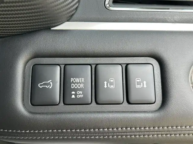 三菱 デリカＤ：５ P 福岡県 2021(令3)年 3.3万km ウォームホワイトパール 純正10型SDナビ(フルセグTV/CD/DVD/BT)全方位モニター後席フリップダウンモニターe-Assist両側パワスラ電動リアゲートレーダークルコン前後ドラレコETC2.0シートヒーターハンドルヒーターBSMオートホールドパドルシフトUSBポートHDMIプッシュスタートスマートキー