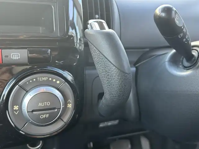 ダイハツ タント カスタム RS 愛知県 2012(平24)年 5.2万km ブラックマイカメタリック ワンオーナー/社外オーディオ(FM/AM/CD)/片側パワースライドドア/HIDヘッドライト/フォグランプ/社外AW14インチ/電動格納ミラー/純正フロアマット/アイドリングストップ/ETC/スマートキー/ABS/取扱説明書・保証書