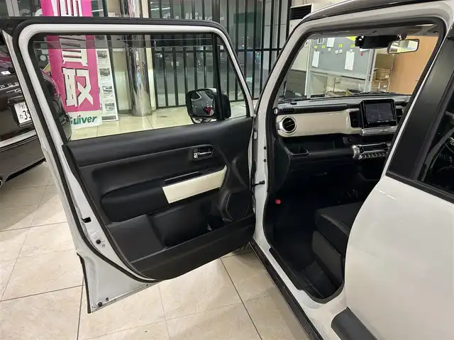 スズキ クロスビー HYBRID MZ 東京都 2019(平31)年 5.4万km ピュアホワイトパール/ブラック2トーンルーフ ・純正ナビ/（フルセグTV/Bluetooth/SD/CD/DVD/USB)/・前後コーナーセンサー/・LKA/・衝突軽減ブレーキ/・革ステアリング/・パドルシフト/・ドライブレコーダー/・クルーズコントロール/・LEDライト/・オートライト/・フォグランプ/・前席シートヒーター/・アイドリングストップ/・電動格納ウィンカーミラー/・ドアバイザー/・純正16インチアルミホイール/・ISOFIX/・フロアマット/・ETC/・プッシュスタート/・スマートキー/・リアプライバシーガラス/・W＋サイド　エアバッグ&ABS/・横滑り防止装置/・取扱説明書（ナビ）/・保証書