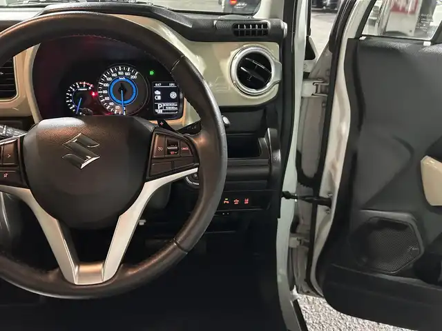 スズキ クロスビー HYBRID MZ 東京都 2019(平31)年 5.4万km ピュアホワイトパール/ブラック2トーンルーフ ・純正ナビ/（フルセグTV/Bluetooth/SD/CD/DVD/USB)/・前後コーナーセンサー/・LKA/・衝突軽減ブレーキ/・革ステアリング/・パドルシフト/・ドライブレコーダー/・クルーズコントロール/・LEDライト/・オートライト/・フォグランプ/・前席シートヒーター/・アイドリングストップ/・電動格納ウィンカーミラー/・ドアバイザー/・純正16インチアルミホイール/・ISOFIX/・フロアマット/・ETC/・プッシュスタート/・スマートキー/・リアプライバシーガラス/・W＋サイド　エアバッグ&ABS/・横滑り防止装置/・取扱説明書（ナビ）/・保証書