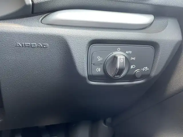 アウディ Ｓ３ スポーツバック 埼玉県 2016(平28)年 4.4万km セパンブルーパールエフェクト /4WD/ターボ//純正メモリナビ//フルセグTV//バックカメラ//CD/DVD/Bluetooth//クルーズコントロール//ビルトインETC//スマートキー×2//LEDヘッドライト//ハーフレザーシート//前2席パワーシート//パドルシフト//革巻きステアリング//ドライブレコーダー(SD欠)//オートライト//リヤフォグランプ//スモークフィルム//純正18インチAW//新車時保証書//取扱説明書//ナビ取説
