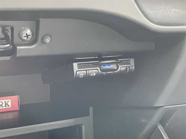 日産 ノート e－パワー メダリスト 千葉県 2019(令1)年 4.5万km ブリリアントホワイトパール ワンオーナー/純正SDナビ(FM/AM/CD/DVD/BT/BY/AUX/HDMI/iPod/WALKMAN/フルセグ)/衝突軽減システム/アラウンドビューモニター・バックカメラ/ドラレコ付きデジタルインナー/ハーフレザーシート/LEDヘッドライト/フォグランプ/純正AW15インチ/電動格納ミラー/純正フロアマット/ETC/ドアバイザー/プッシュスタート/スマートキー・スペアキー１本/ステアリングリモコン/ハンズフリー/ABS/取扱説明書・保証書