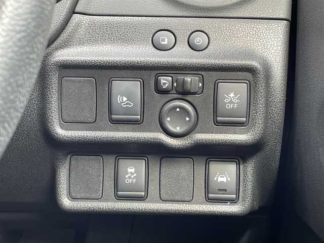 日産 ノート e－パワー メダリスト 千葉県 2019(令1)年 4.5万km ブリリアントホワイトパール ワンオーナー/純正SDナビ(FM/AM/CD/DVD/BT/BY/AUX/HDMI/iPod/WALKMAN/フルセグ)/衝突軽減システム/アラウンドビューモニター・バックカメラ/ドラレコ付きデジタルインナー/ハーフレザーシート/LEDヘッドライト/フォグランプ/純正AW15インチ/電動格納ミラー/純正フロアマット/ETC/ドアバイザー/プッシュスタート/スマートキー・スペアキー１本/ステアリングリモコン/ハンズフリー/ABS/取扱説明書・保証書