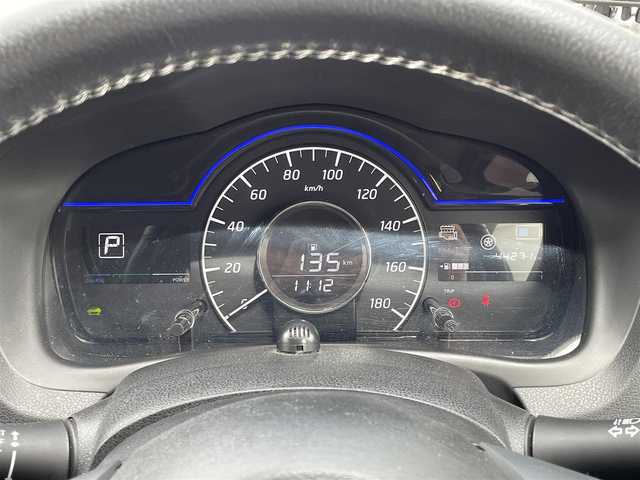 日産 ノート e－パワー メダリスト 千葉県 2019(令1)年 4.5万km ブリリアントホワイトパール ワンオーナー/純正SDナビ(FM/AM/CD/DVD/BT/BY/AUX/HDMI/iPod/WALKMAN/フルセグ)/衝突軽減システム/アラウンドビューモニター・バックカメラ/ドラレコ付きデジタルインナー/ハーフレザーシート/LEDヘッドライト/フォグランプ/純正AW15インチ/電動格納ミラー/純正フロアマット/ETC/ドアバイザー/プッシュスタート/スマートキー・スペアキー１本/ステアリングリモコン/ハンズフリー/ABS/取扱説明書・保証書