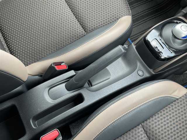 日産 ノート e－パワー メダリスト 千葉県 2019(令1)年 4.5万km ブリリアントホワイトパール ワンオーナー/純正SDナビ(FM/AM/CD/DVD/BT/BY/AUX/HDMI/iPod/WALKMAN/フルセグ)/衝突軽減システム/アラウンドビューモニター・バックカメラ/ドラレコ付きデジタルインナー/ハーフレザーシート/LEDヘッドライト/フォグランプ/純正AW15インチ/電動格納ミラー/純正フロアマット/ETC/ドアバイザー/プッシュスタート/スマートキー・スペアキー１本/ステアリングリモコン/ハンズフリー/ABS/取扱説明書・保証書