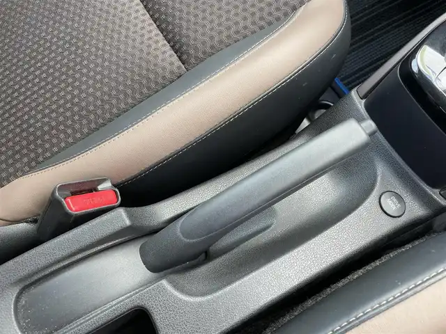 日産 ノート e－パワー メダリスト 千葉県 2019(令1)年 4.5万km ブリリアントホワイトパール ワンオーナー/純正SDナビ(FM/AM/CD/DVD/BT/BY/AUX/HDMI/iPod/WALKMAN/フルセグ)/衝突軽減システム/アラウンドビューモニター・バックカメラ/デジタルインナーミラー/ハーフレザーシート/LEDヘッドライト/フォグランプ/純正AW15インチ/電動格納ミラー/純正フロアマット/ETC/ドアバイザー/プッシュスタート/スマートキー・スペアキー１本/ステアリングリモコン/ハンズフリー/ABS/取扱説明書・保証書