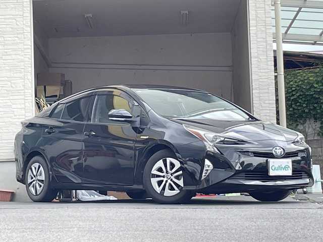 トヨタ プリウス A プレミアム 大分県 2016(平28)年 13.6万km アティチュードブラックマイカ ブラックレザーシート/社外ナビ/フルセグTV/Bluetooth/社外ETC/純正フロアマット/純正15インチアルミホイール/純正LEDヘッドライト/オートライト/バックカメラ/衝突被害軽減ブレーキ/レーンキープアシスト/スマートキー